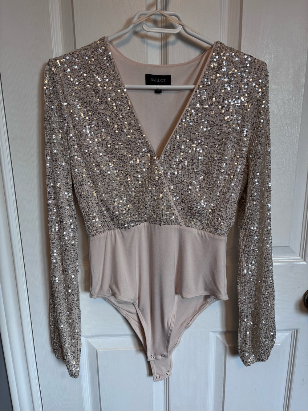 Bardot Champagne Metallic Sequin Long Sleeve Bodysuit Small US 4